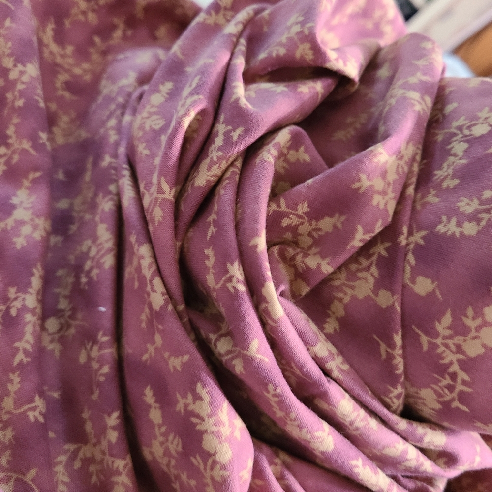 Rare Vintage Crafting Quilting Sewing Purples & Cream Color Cotton Fabric - Picture 3 of 10